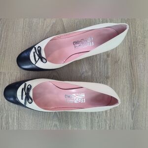 SALVATORE FERRAGAMO 2 Tone Heels Blk/Bone 8.5